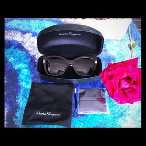 FLASH SALE ‼️. Salvatore Ferragamo Sunglasses